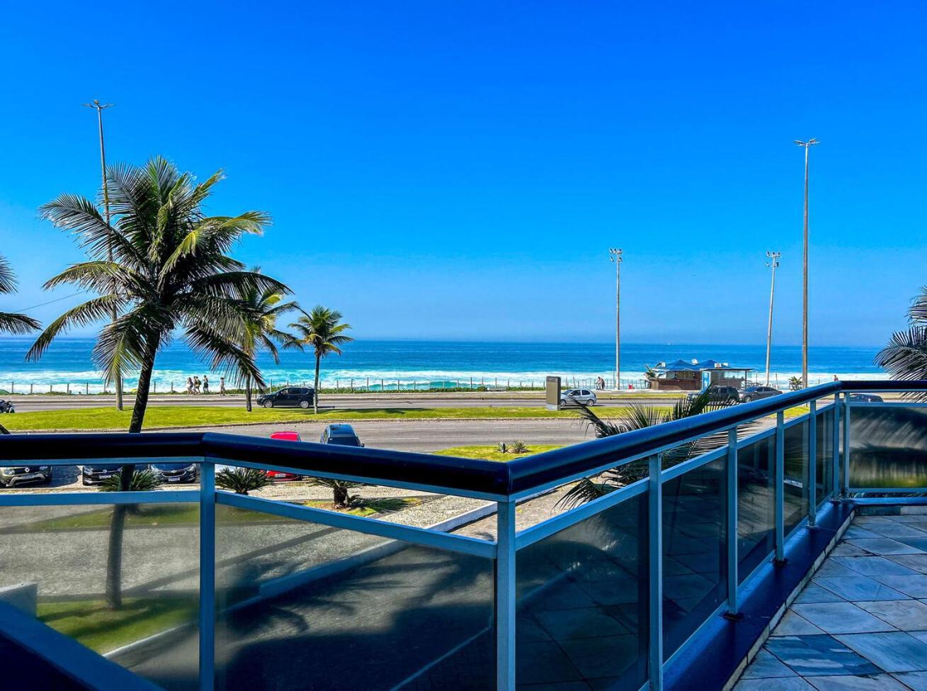 Apartamento A Beira Mar - Da Barra Da Tijuca *